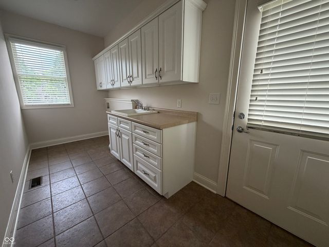 3268 W Hawthorne Drive W, Carmel, IN 46033