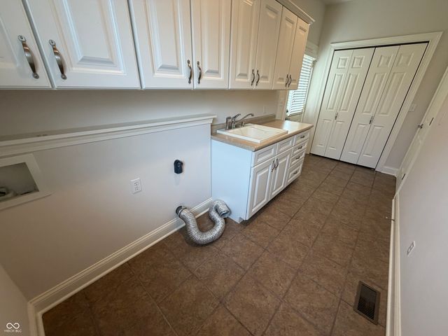 3268 W Hawthorne Drive W, Carmel, IN 46033