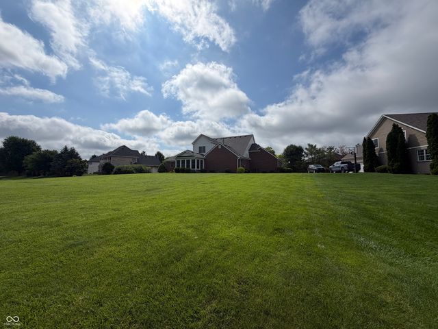 3268 W Hawthorne Drive W, Carmel, IN 46033