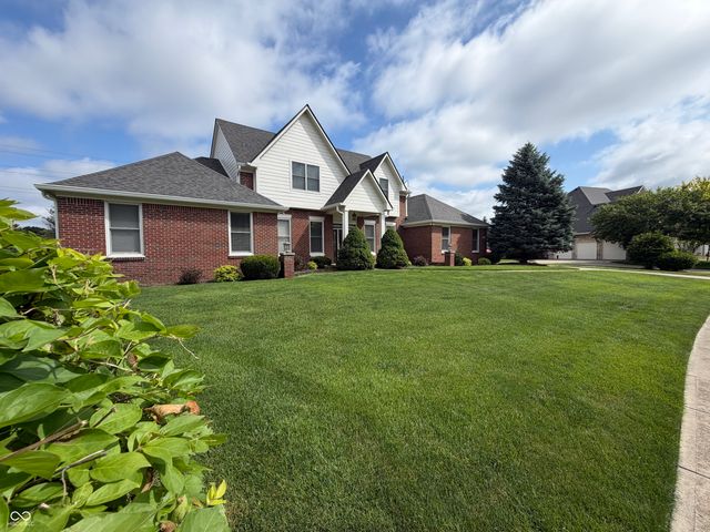 3268 W Hawthorne Drive W, Carmel, IN 46033