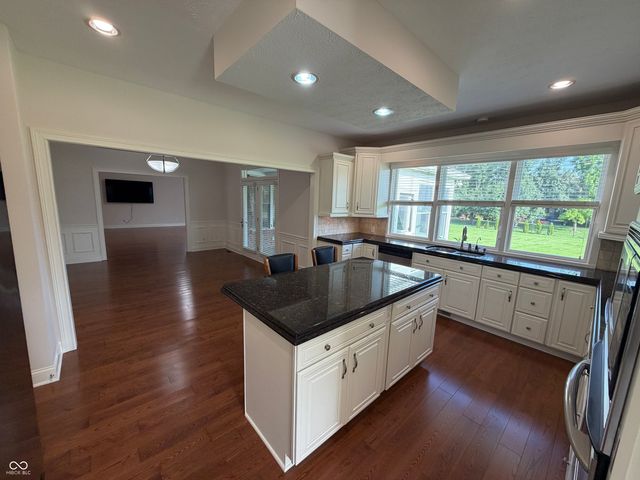 3268 W Hawthorne Drive W, Carmel, IN 46033