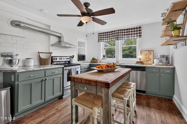 30404 Lee Highway, Glade Spring, VA 24340