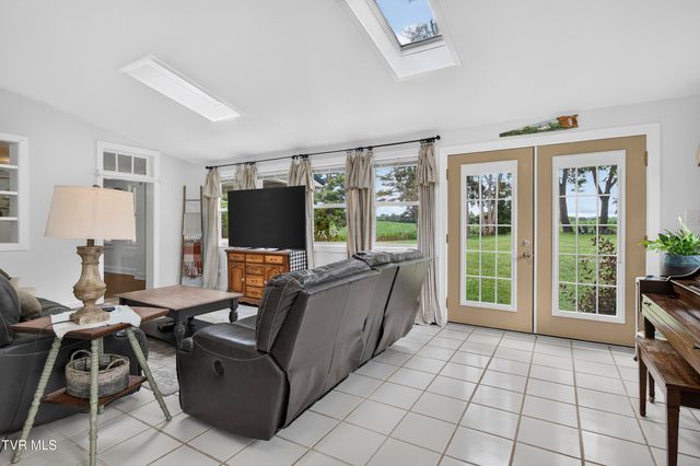 30404 Lee Highway, Glade Spring, VA 24340