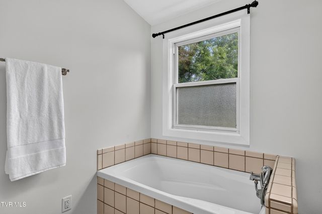 30404 Lee Highway, Glade Spring, VA 24340