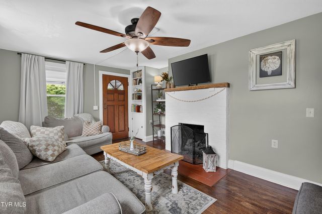 30404 Lee Highway, Glade Spring, VA 24340