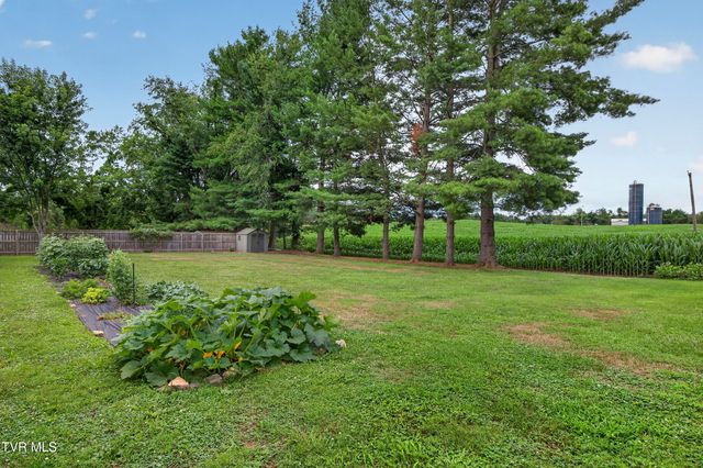 30404 Lee Highway, Glade Spring, VA 24340