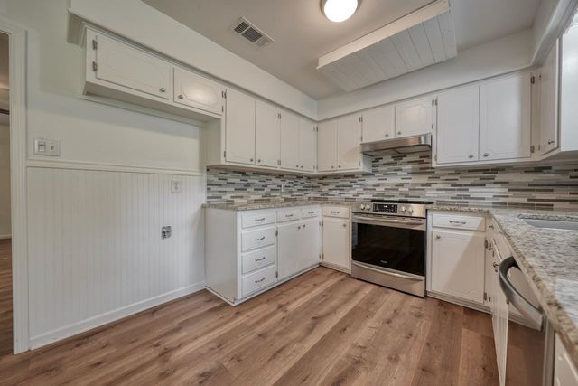 210 Canyon Dr, Hideaway, TX 75771