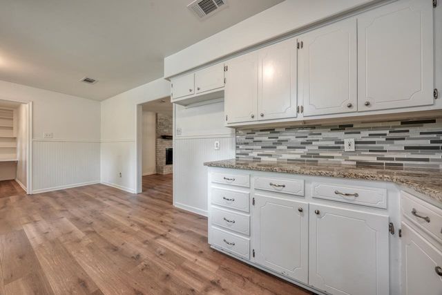 210 Canyon Dr, Hideaway, TX 75771