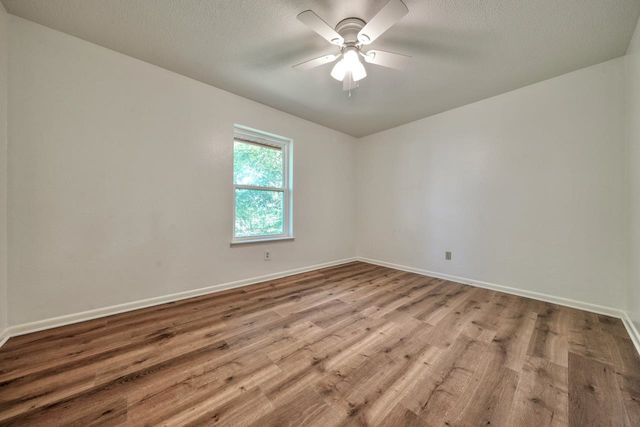 210 Canyon Dr, Hideaway, TX 75771