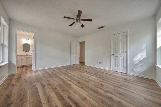 210 Canyon Dr, Hideaway, TX 75771