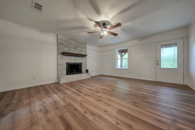 210 Canyon Dr, Hideaway, TX 75771