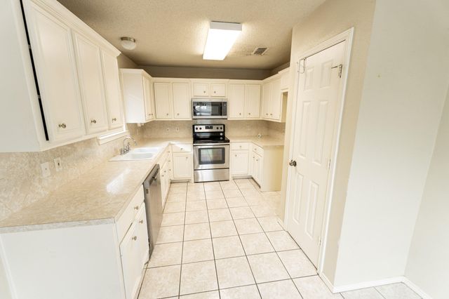 6533 7th Street, Lubbock, TX 79416