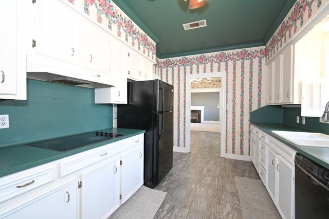 2801 Avenue I, Bay City, TX 77414