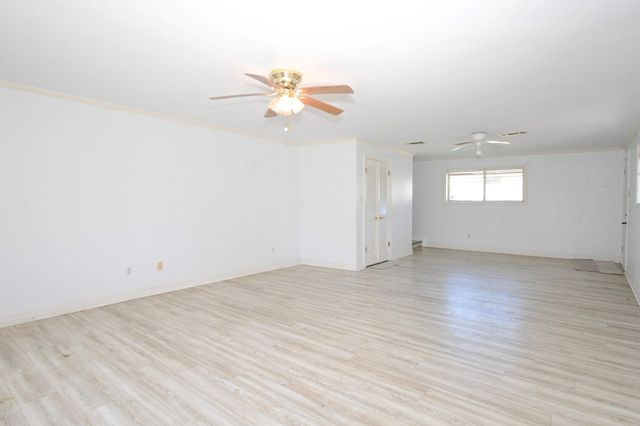 2801 Avenue I, Bay City, TX 77414