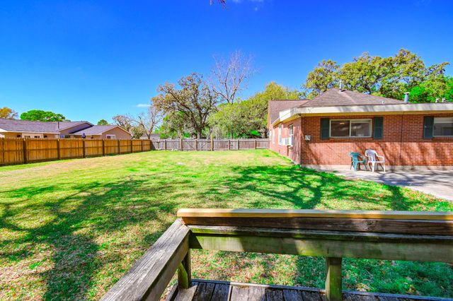 2801 Avenue I, Bay City, TX 77414