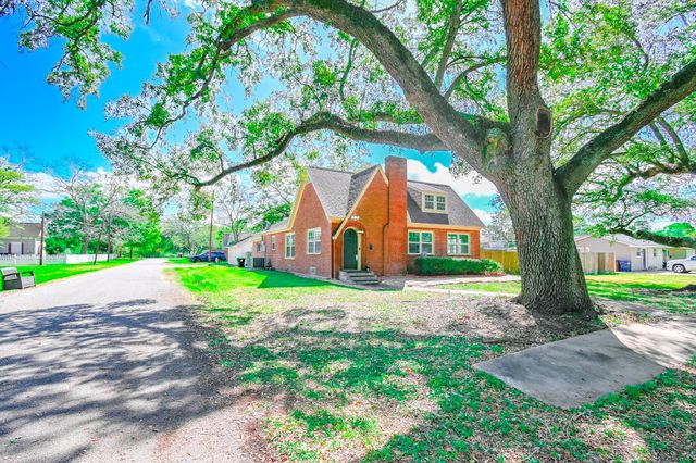 2801 Avenue I, Bay City, TX 77414