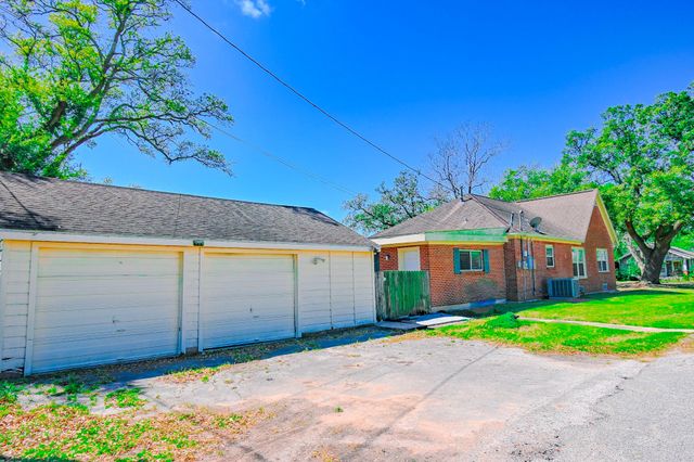2801 Avenue I, Bay City, TX 77414