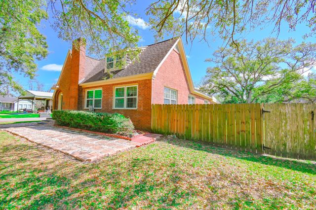 2801 Avenue I, Bay City, TX 77414