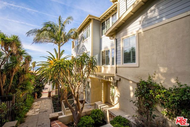 1751 APPIAN Way 302, Santa Monica, CA 90401