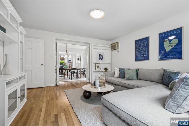 108 Oakview Avenue, Maplewood, NJ 07040