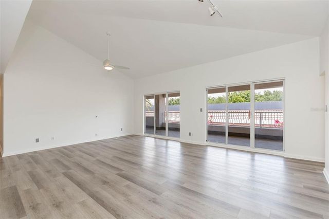 1653 W SNOW CIRCLE 1653, Tampa, FL 33606