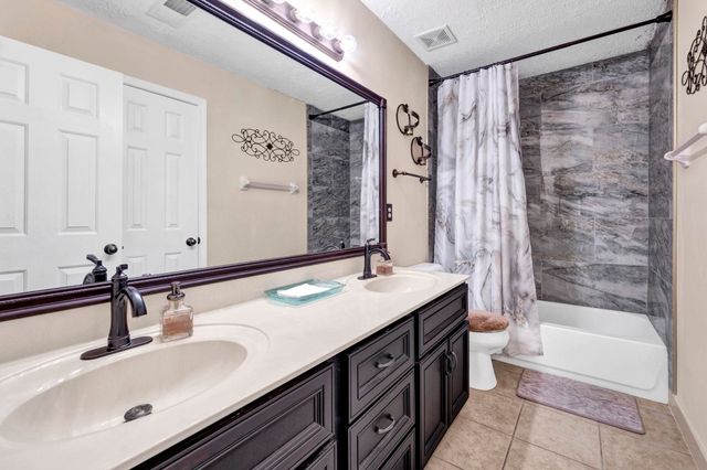 6661 E EASEAWAY CV E, Bartlett, TN 38135
