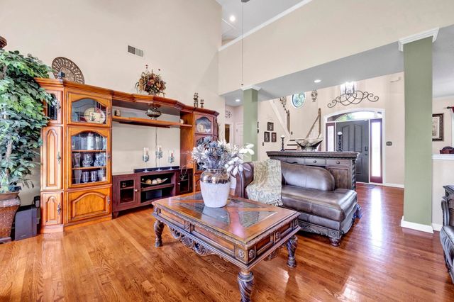 6661 E EASEAWAY CV E, Bartlett, TN 38135