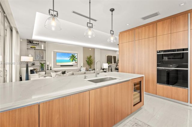 515 Valencia Ave 403, Coral Gables, FL 33134