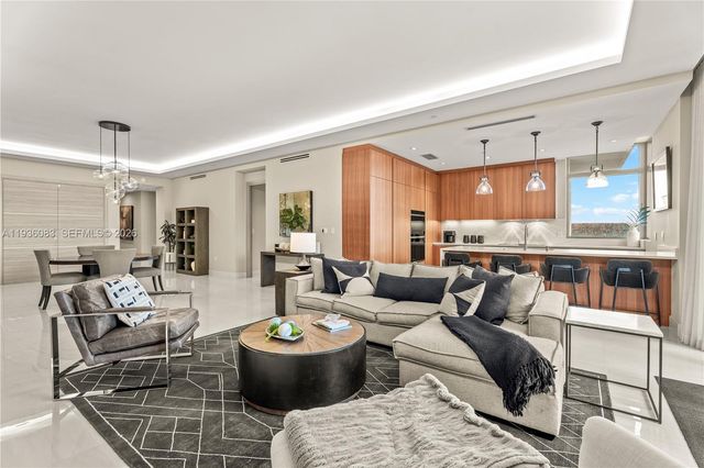 515 Valencia Ave 403, Coral Gables, FL 33134