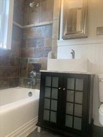 65 Penn St 1, Quincy, MA 02169