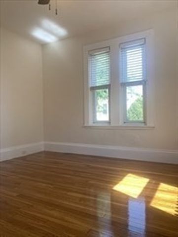 65 Penn St 1, Quincy, MA 02169