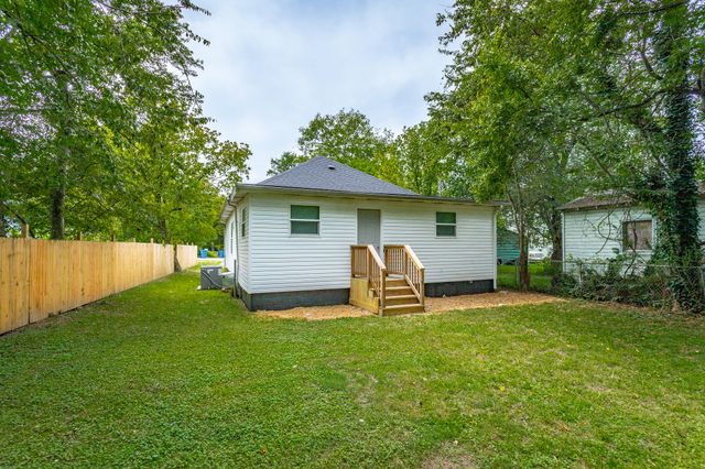 1014 Lee Avenue, Rossville, GA 30741