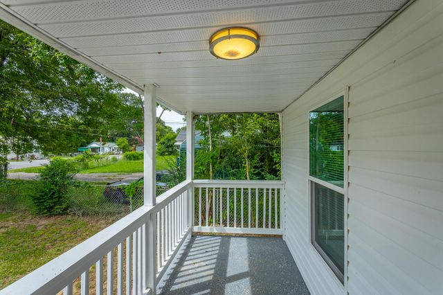 1014 Lee Avenue, Rossville, GA 30741