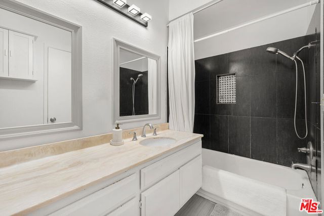 7211 Cozycroft Avenue 50, Winnetka, CA 91306