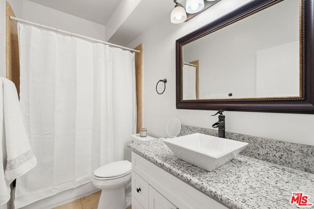 7211 Cozycroft Avenue 50, Winnetka, CA 91306