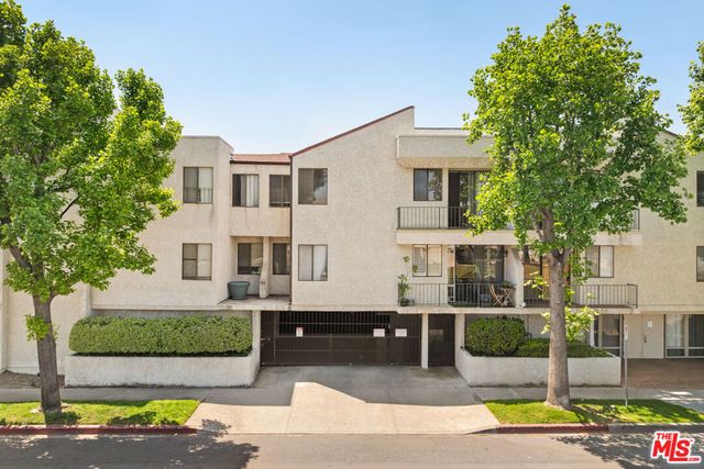 7211 Cozycroft Avenue 50, Winnetka, CA 91306