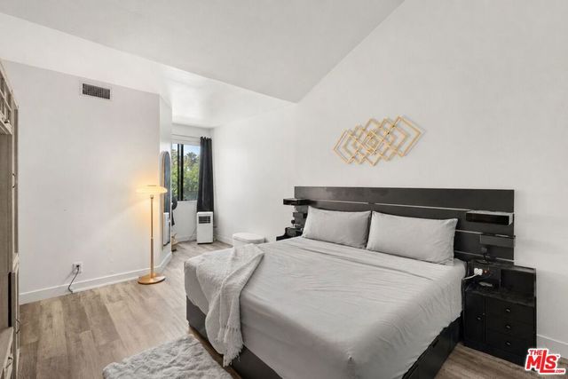 7211 Cozycroft Avenue 50, Winnetka, CA 91306