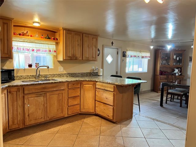6487 Calle Kryshanna, Santa Fe, NM 87507
