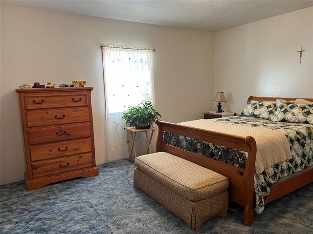 6487 Calle Kryshanna, Santa Fe, NM 87507