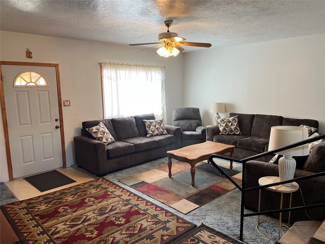 6487 Calle Kryshanna, Santa Fe, NM 87507