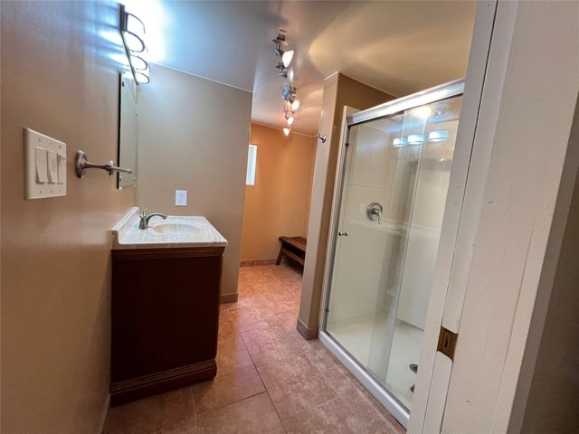 6487 Calle Kryshanna, Santa Fe, NM 87507
