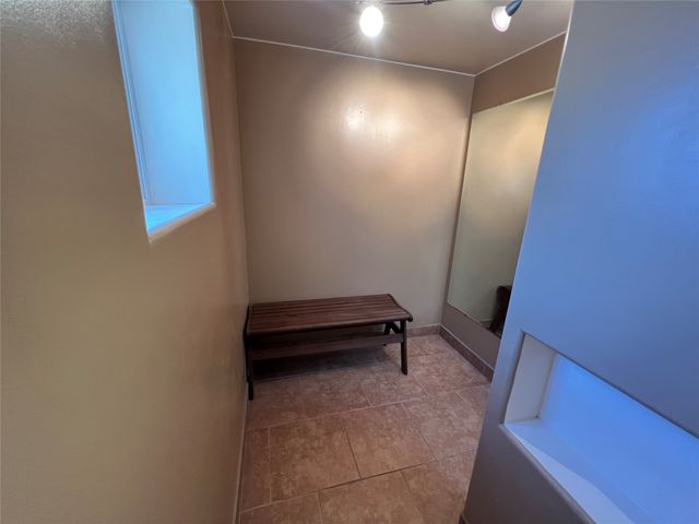 6487 Calle Kryshanna, Santa Fe, NM 87507