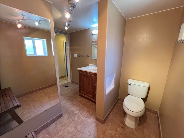6487 Calle Kryshanna, Santa Fe, NM 87507