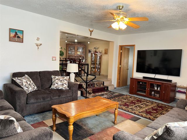 6487 Calle Kryshanna, Santa Fe, NM 87507