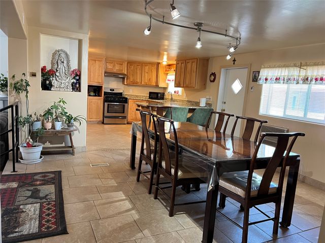 6487 Calle Kryshanna, Santa Fe, NM 87507