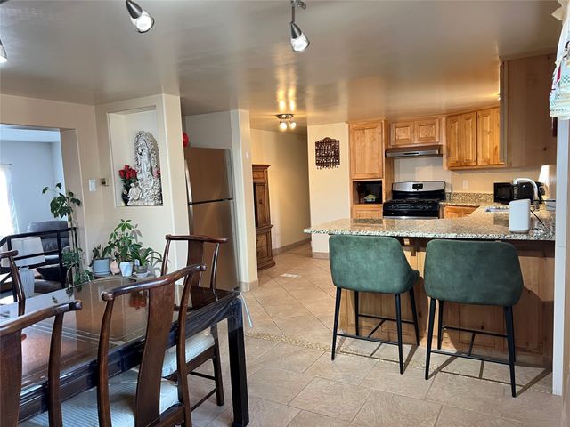6487 Calle Kryshanna, Santa Fe, NM 87507