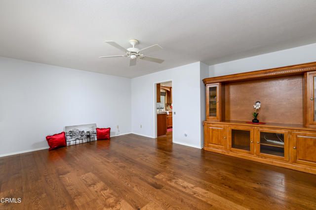 40218 Village 40, Camarillo, CA 93012