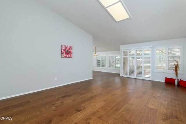 40218 Village 40, Camarillo, CA 93012