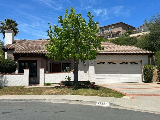 12592 Heatherfield Ln, San Diego, CA 92128