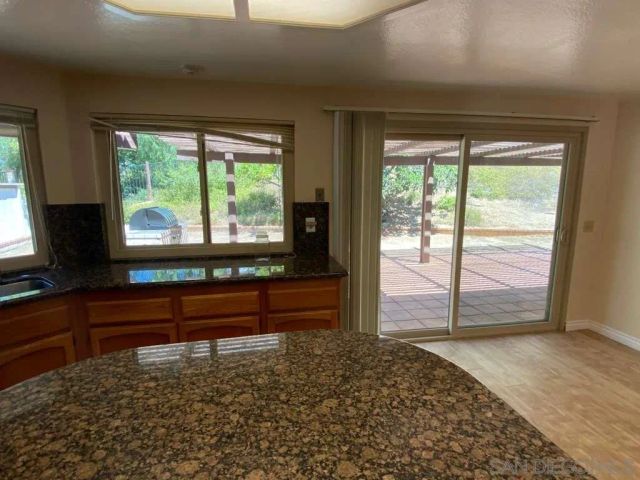 12592 Heatherfield Ln, San Diego, CA 92128